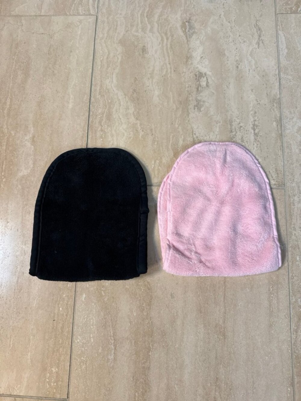 Makeup Eraser Cleansing Cloths, pink and black
